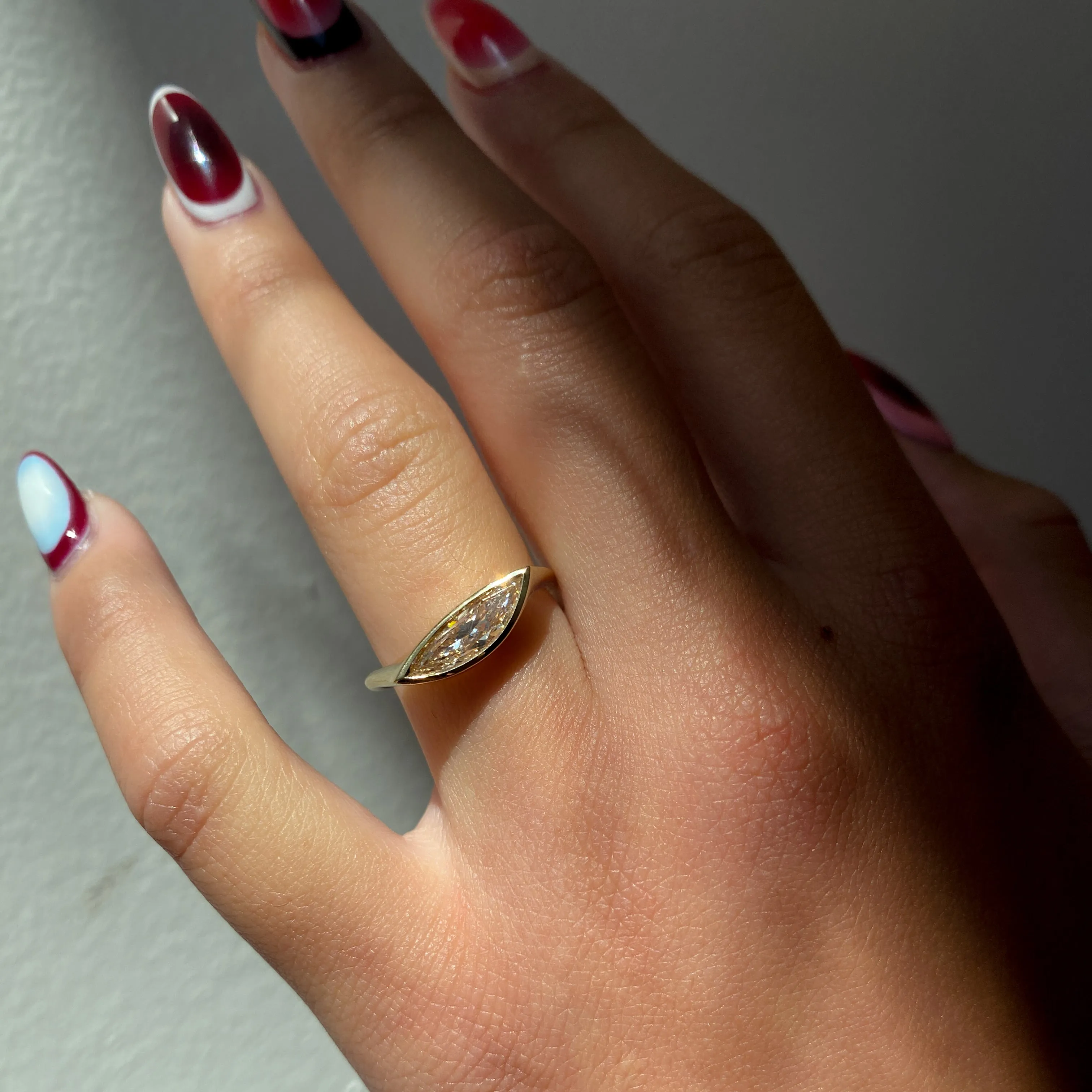 0.91 ct Neve Diamond Signet Ring