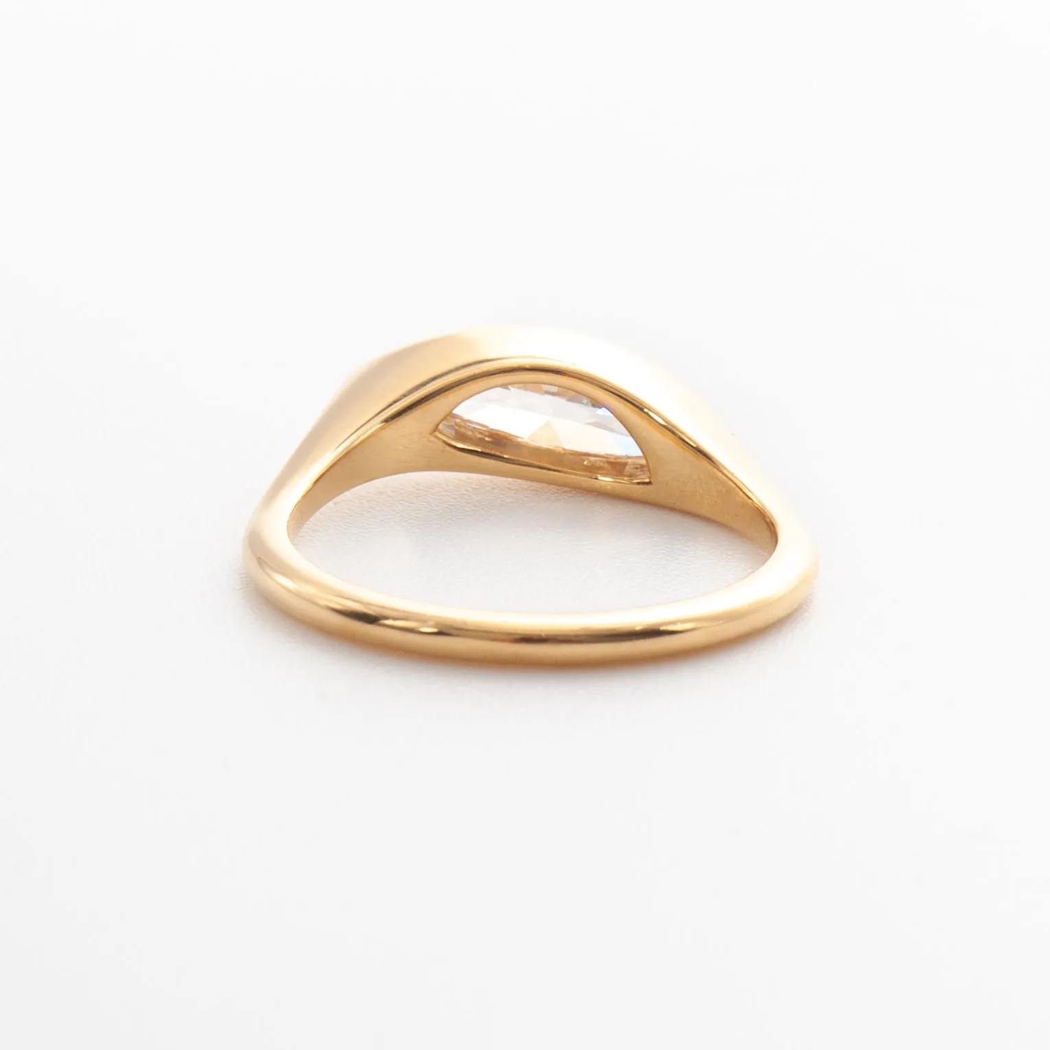 0.91 ct Neve Diamond Signet Ring