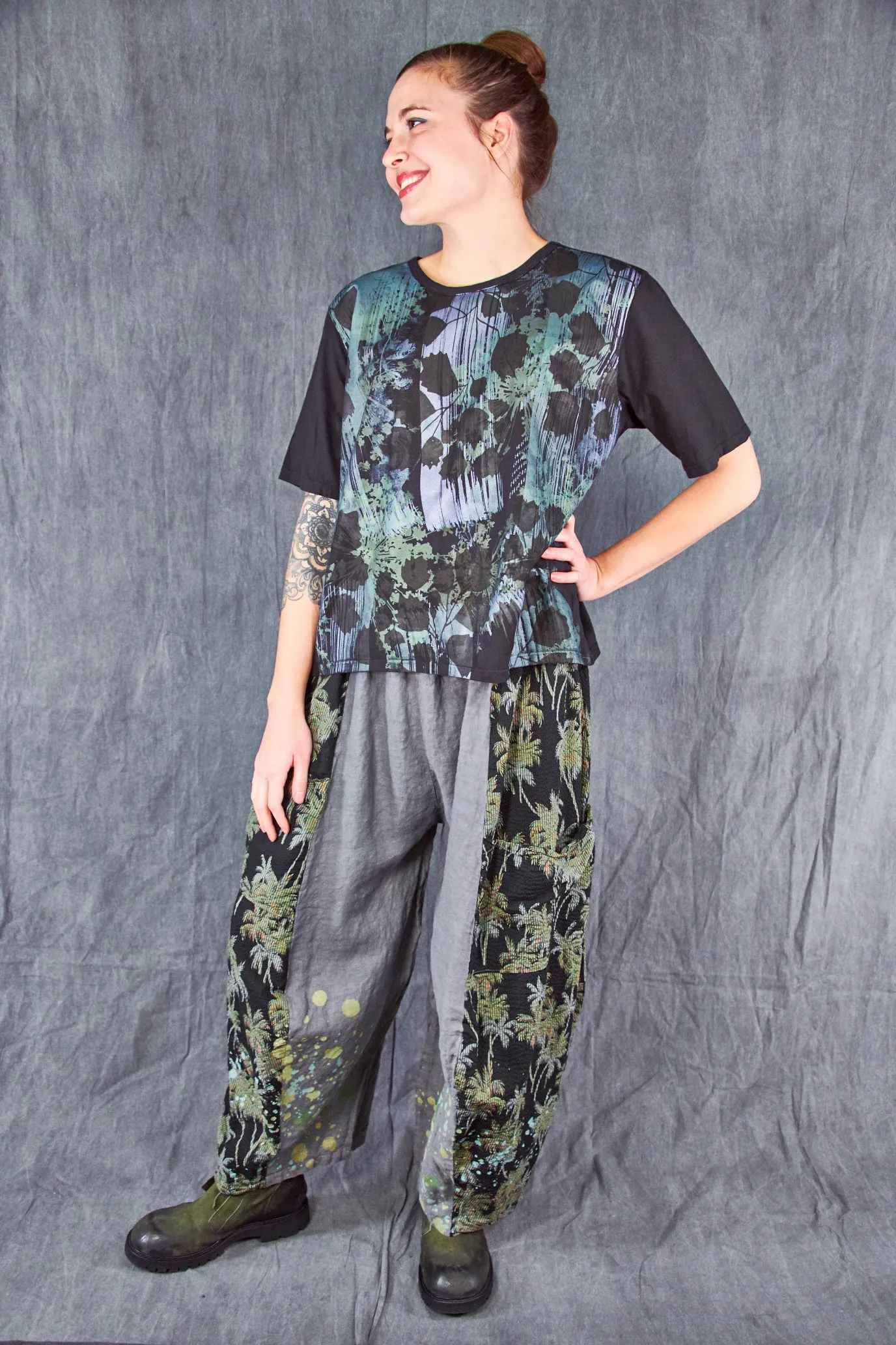 1171 Fiona Tee Blackest-Tropical Silhouette