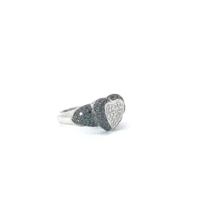 18k White gold 1.20ct Black and white Round diamond Total Weight heart ring