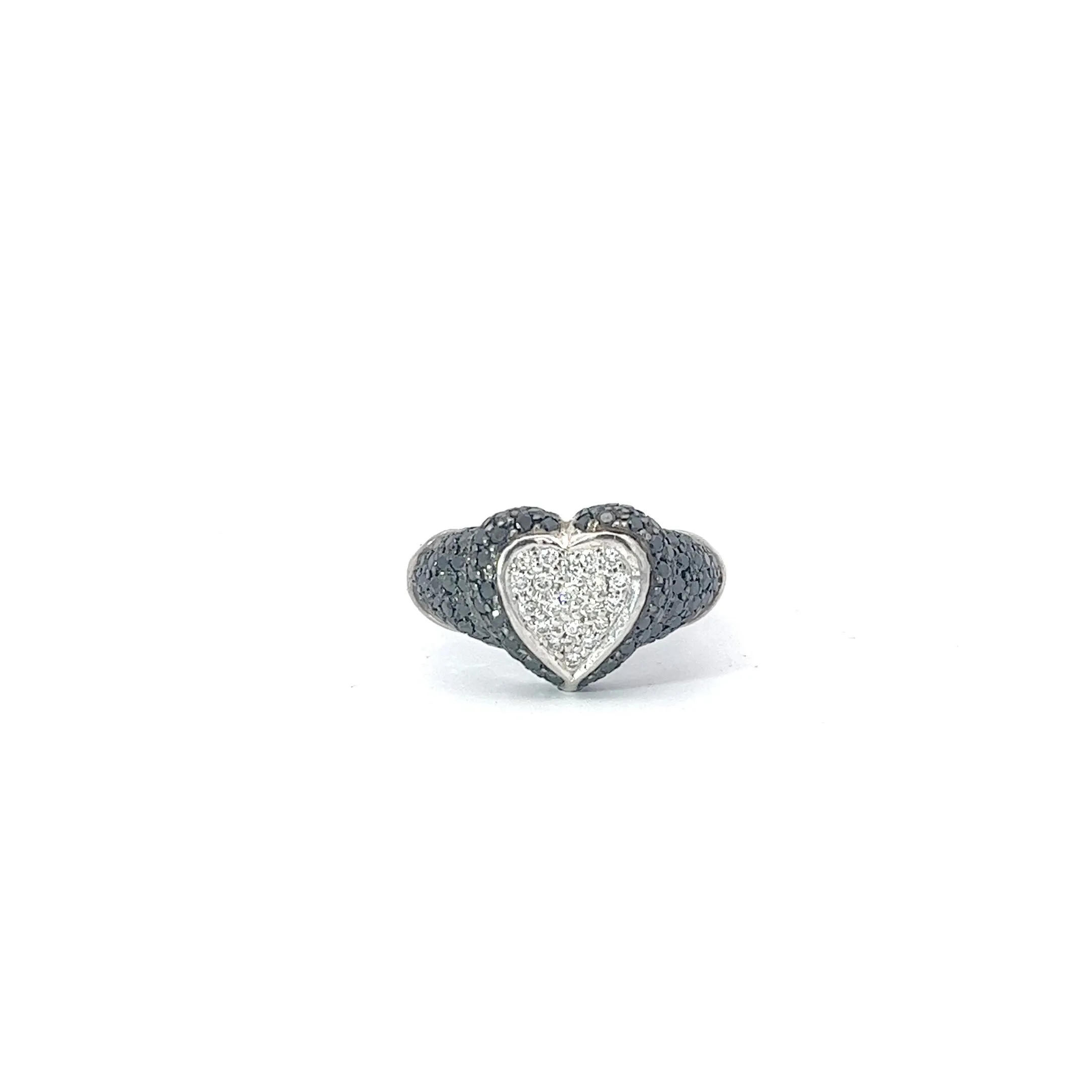 18k White gold 1.20ct Black and white Round diamond Total Weight heart ring
