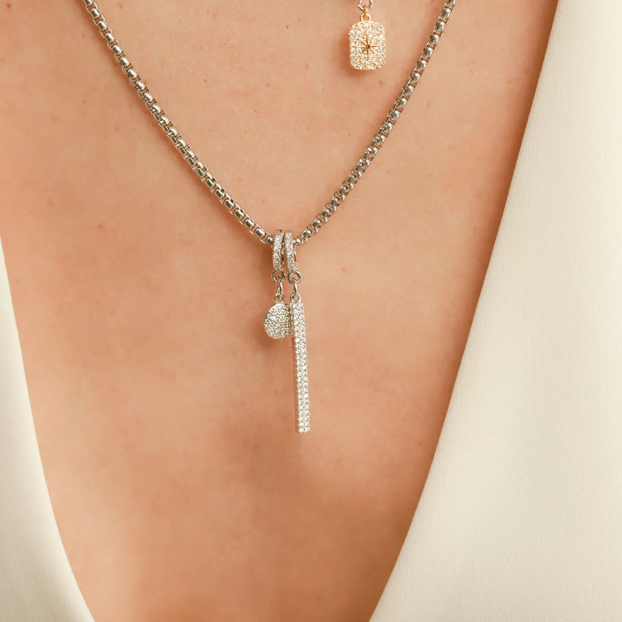 BAR CLIP ON CHARM