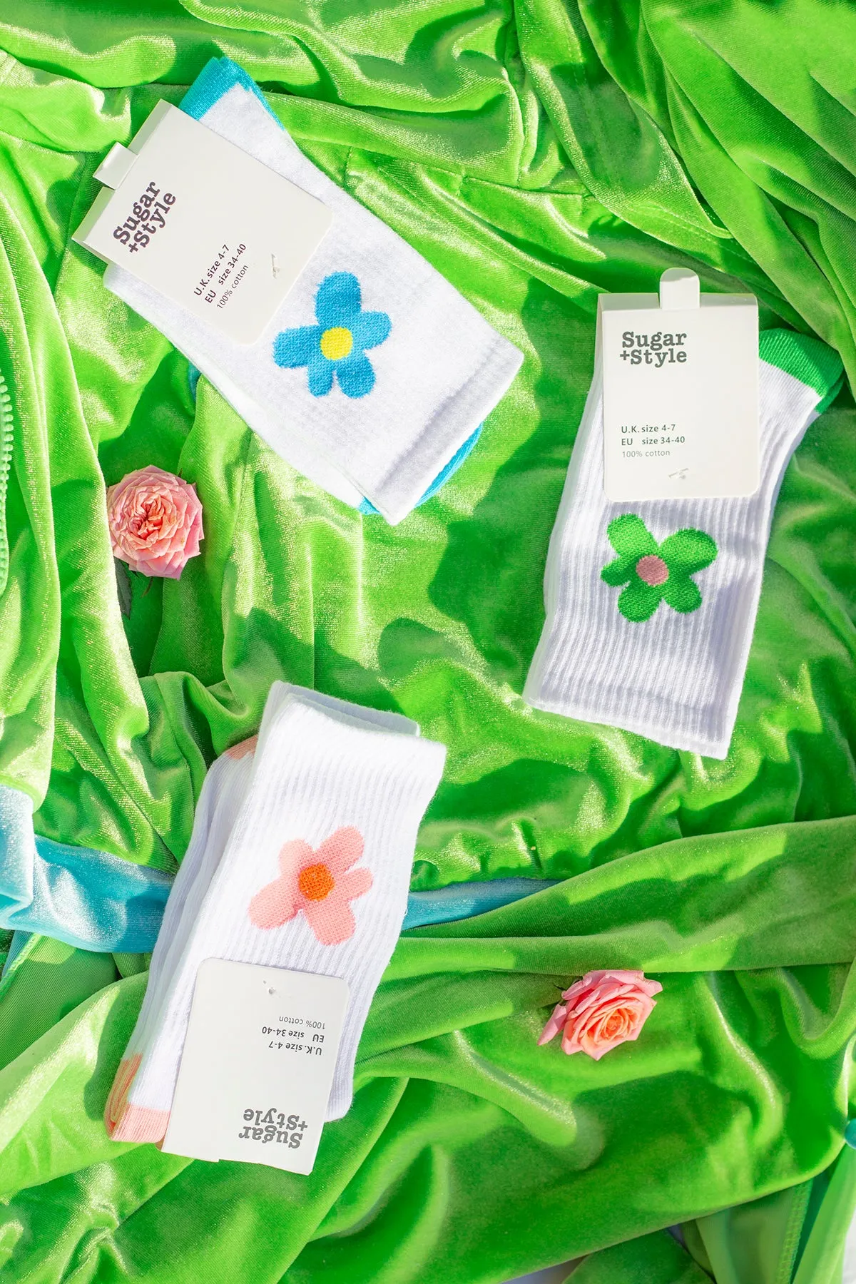 Bright Single Cartoon Flower Motif Socks