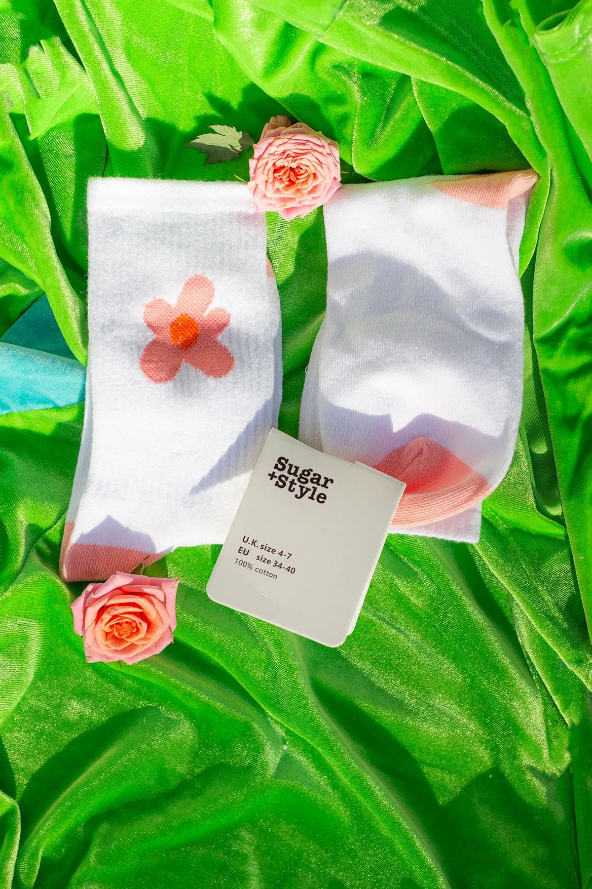 Bright Single Cartoon Flower Motif Socks