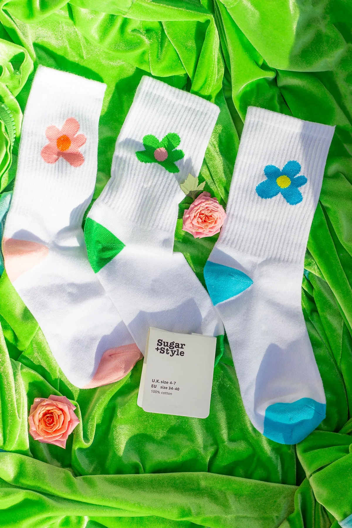 Bright Single Cartoon Flower Motif Socks