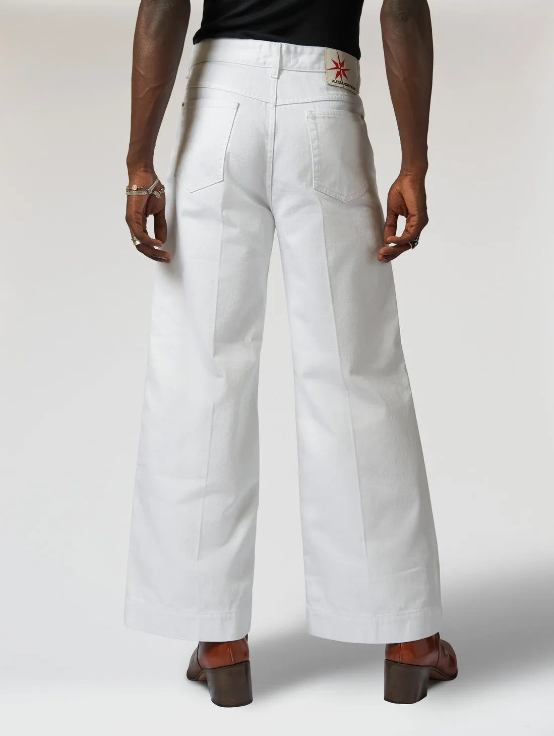IZZY GIANT FLARE JEANS IN WHITE - Unisex