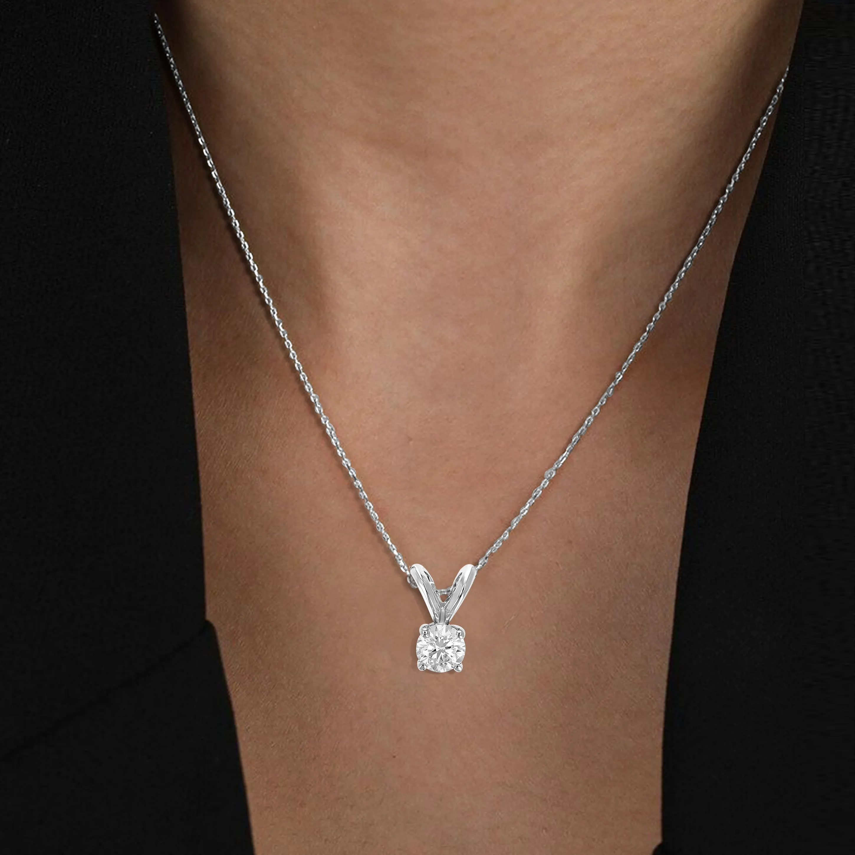 Lab Grown Diamond Pendant Necklace in 14K Gold