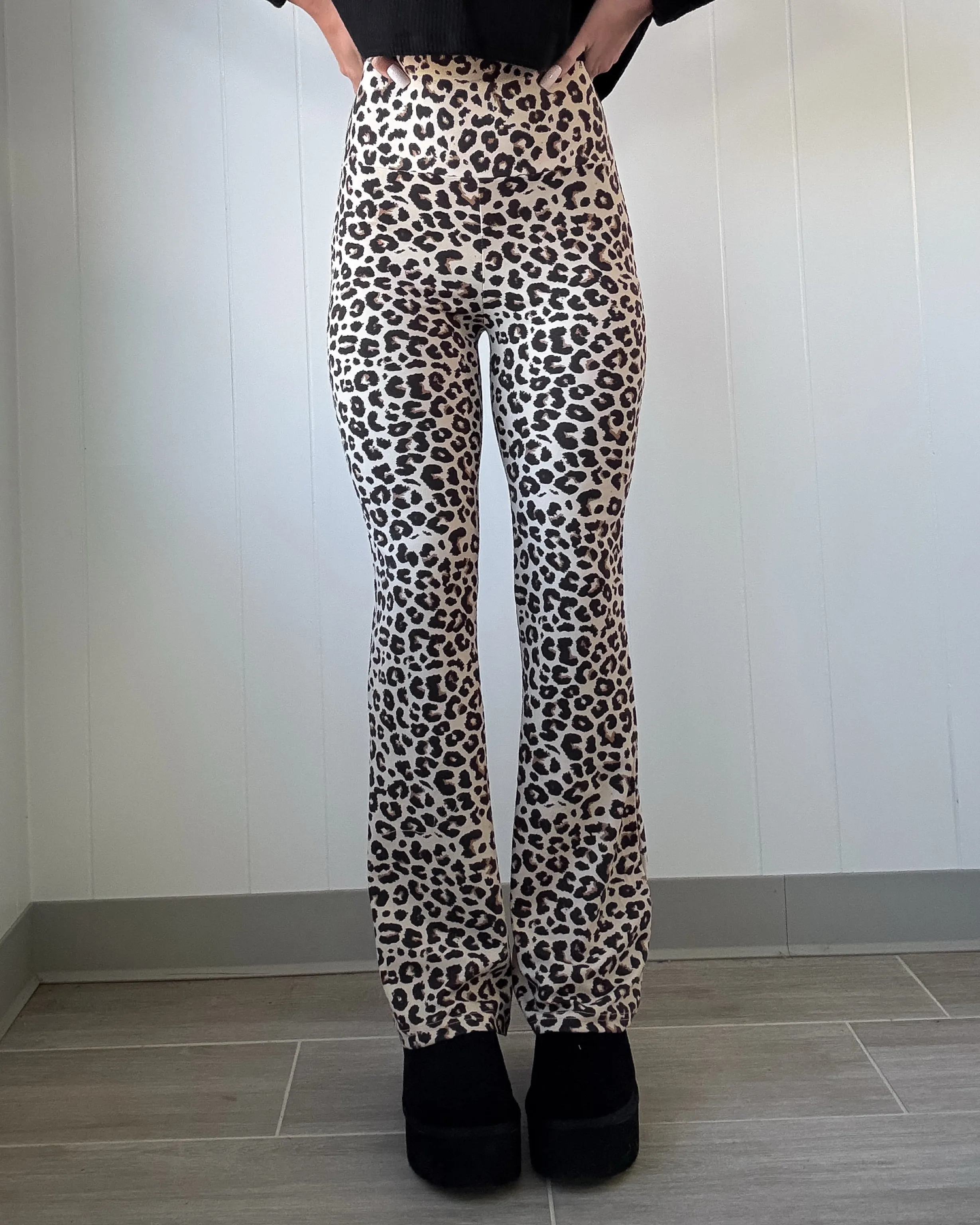 Lush Dream Flare Leggings - Leopard