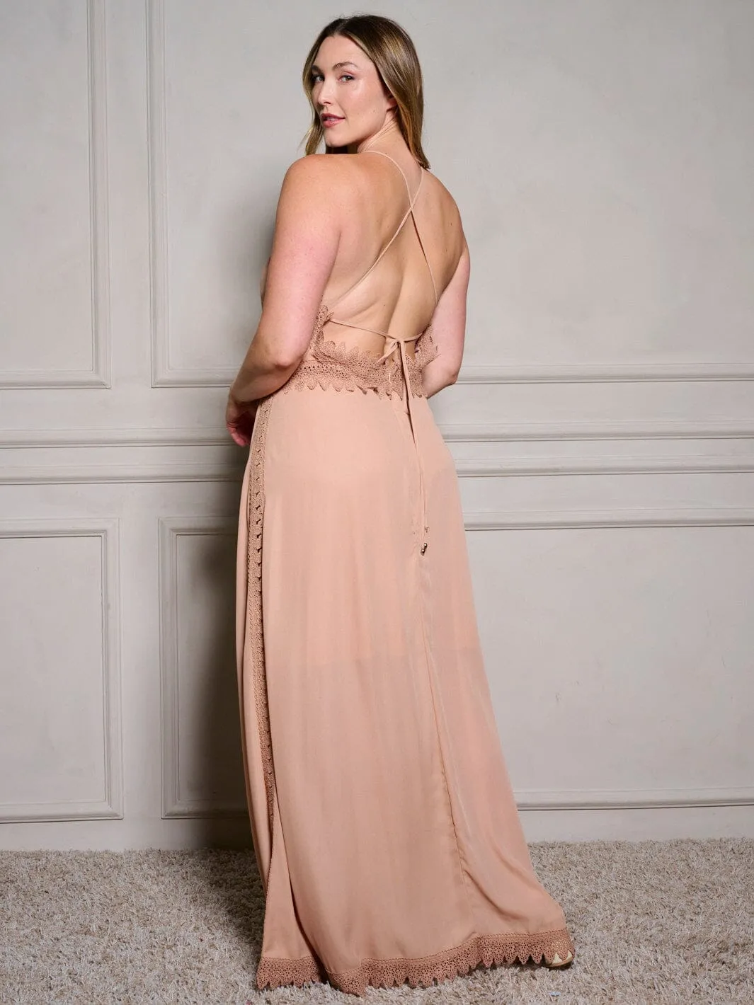 PLUS SIZE SLEEVELESS V-NECK TRIM DETAILED OPEN BACK MAXI DRESS