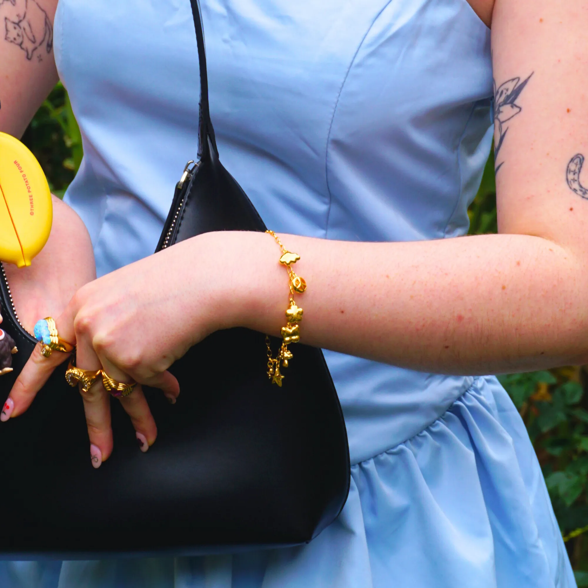 Queen of Charms Bracelet Gold