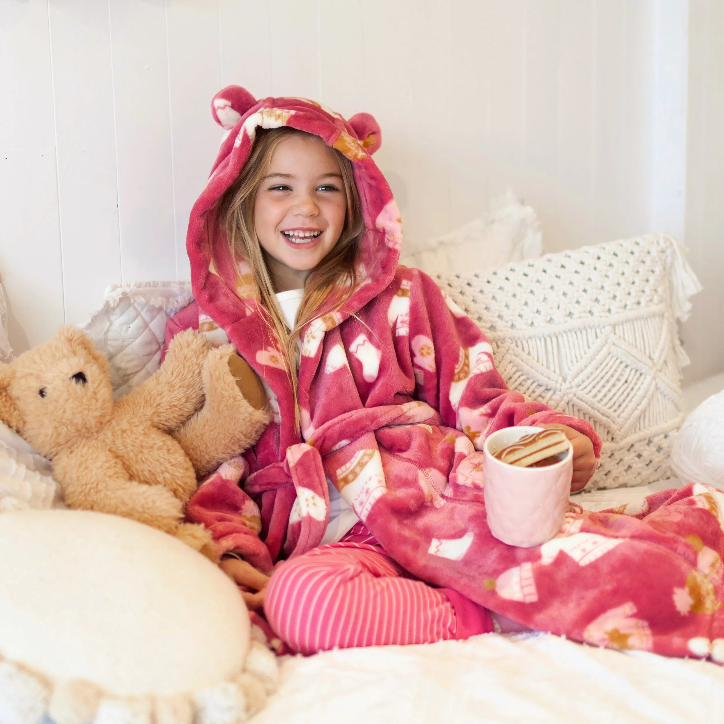 Robe de chambre rose à motif automnal en peluche, enfant || Pink dressing gown with autumnal all over print in plush, child