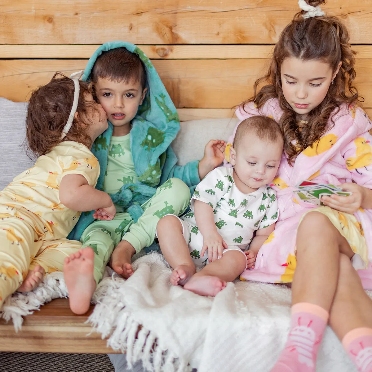 Robe de chambre rose à motifs de canard en peluche, enfant || Pink plush dressing gown with duck pattern, child