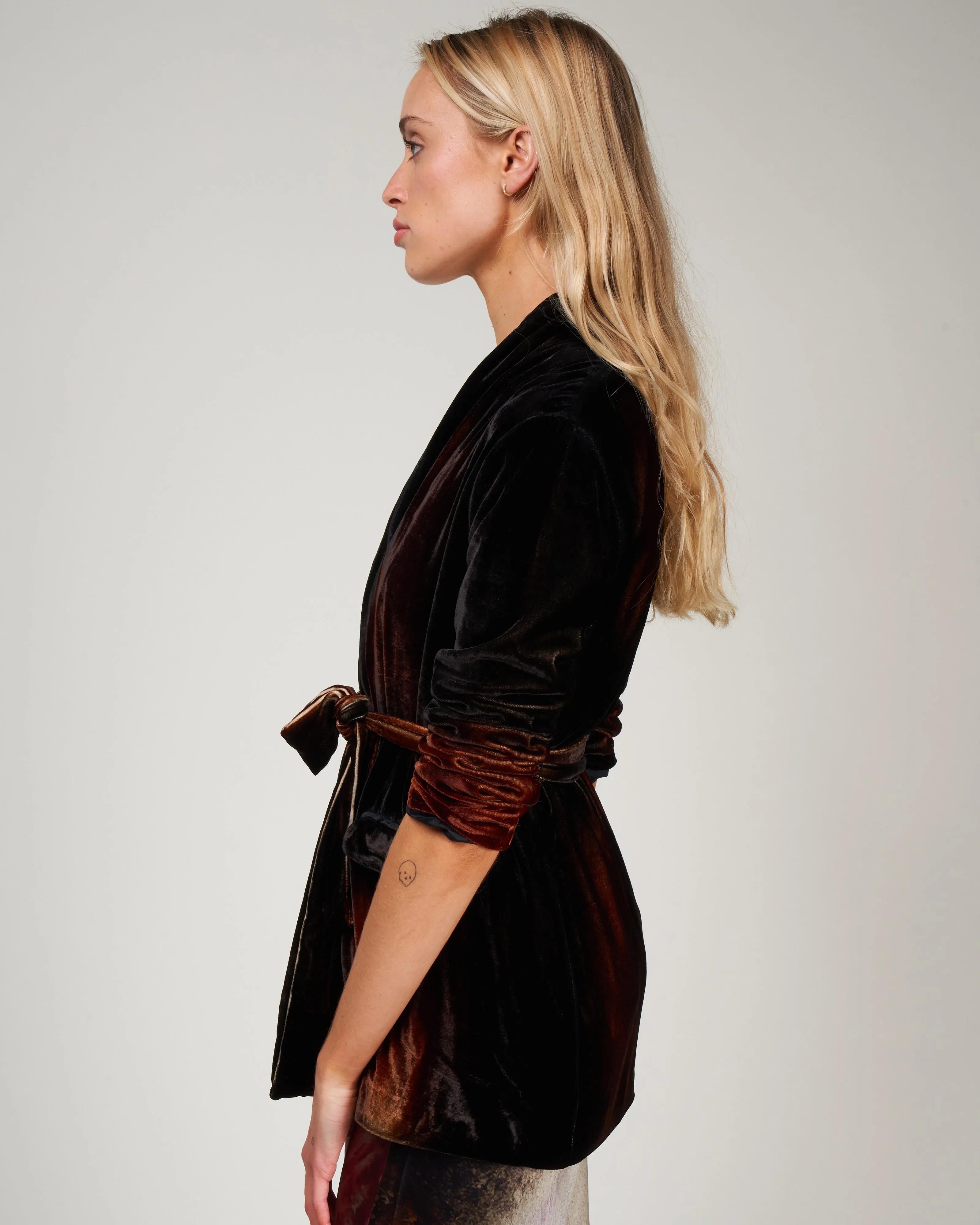 stretch velvet jacket with shadows and belt - cioccolato