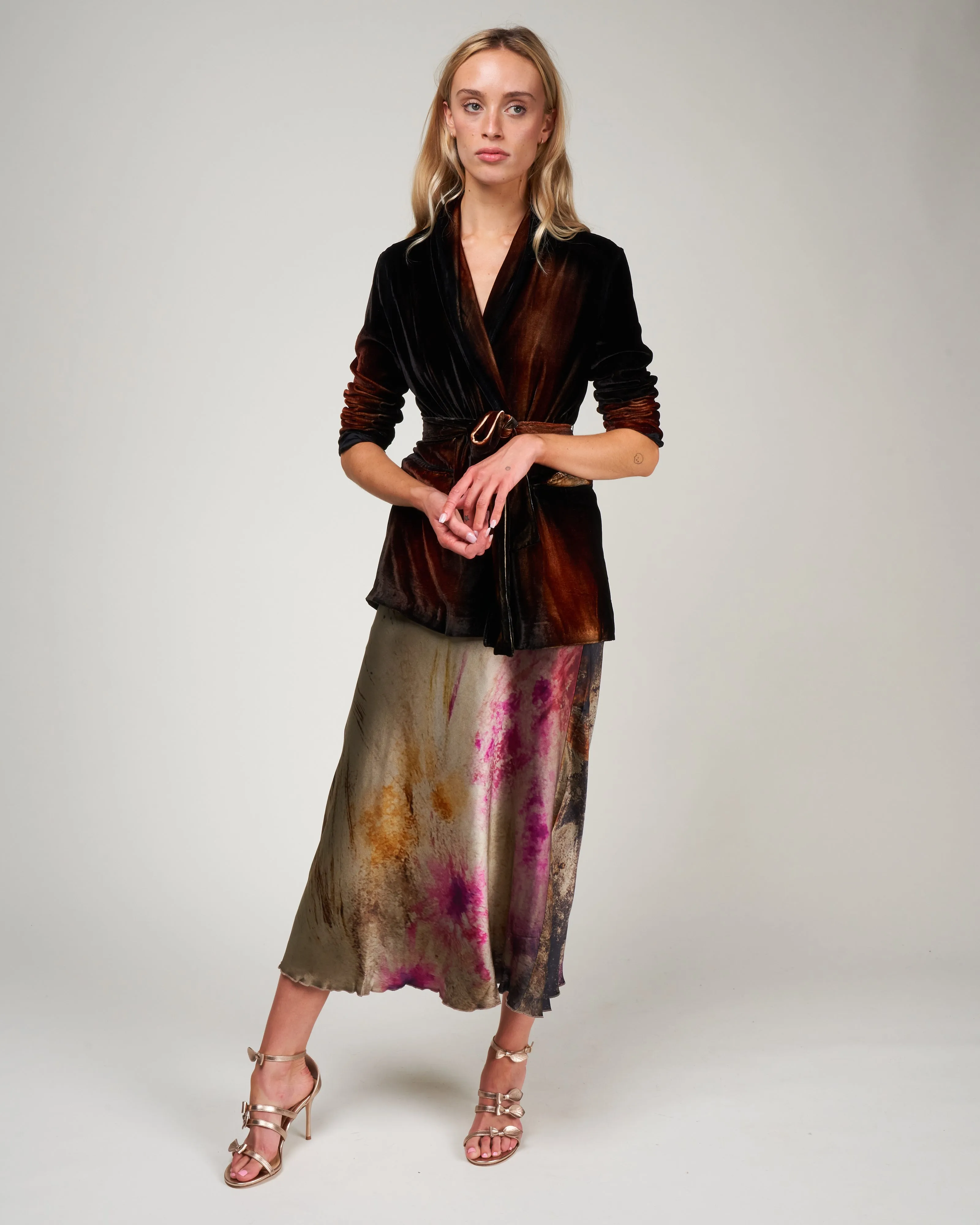 stretch velvet jacket with shadows and belt - cioccolato