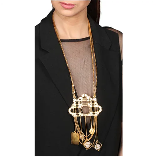 TARA NECKLACE WITH CHAINS