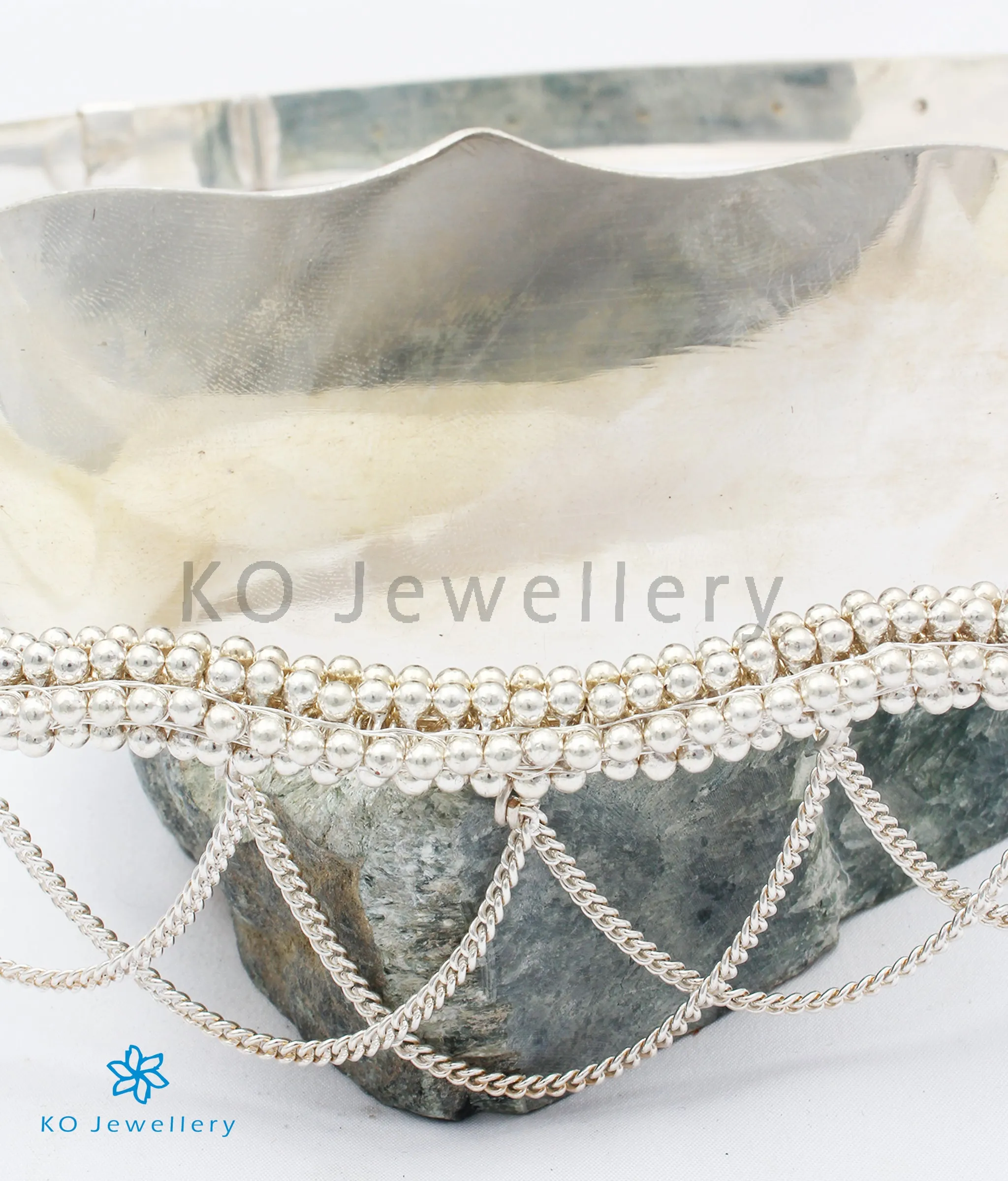 The Prahara Silver Oddiyanam Waist belt (Plain/Bright Silver)