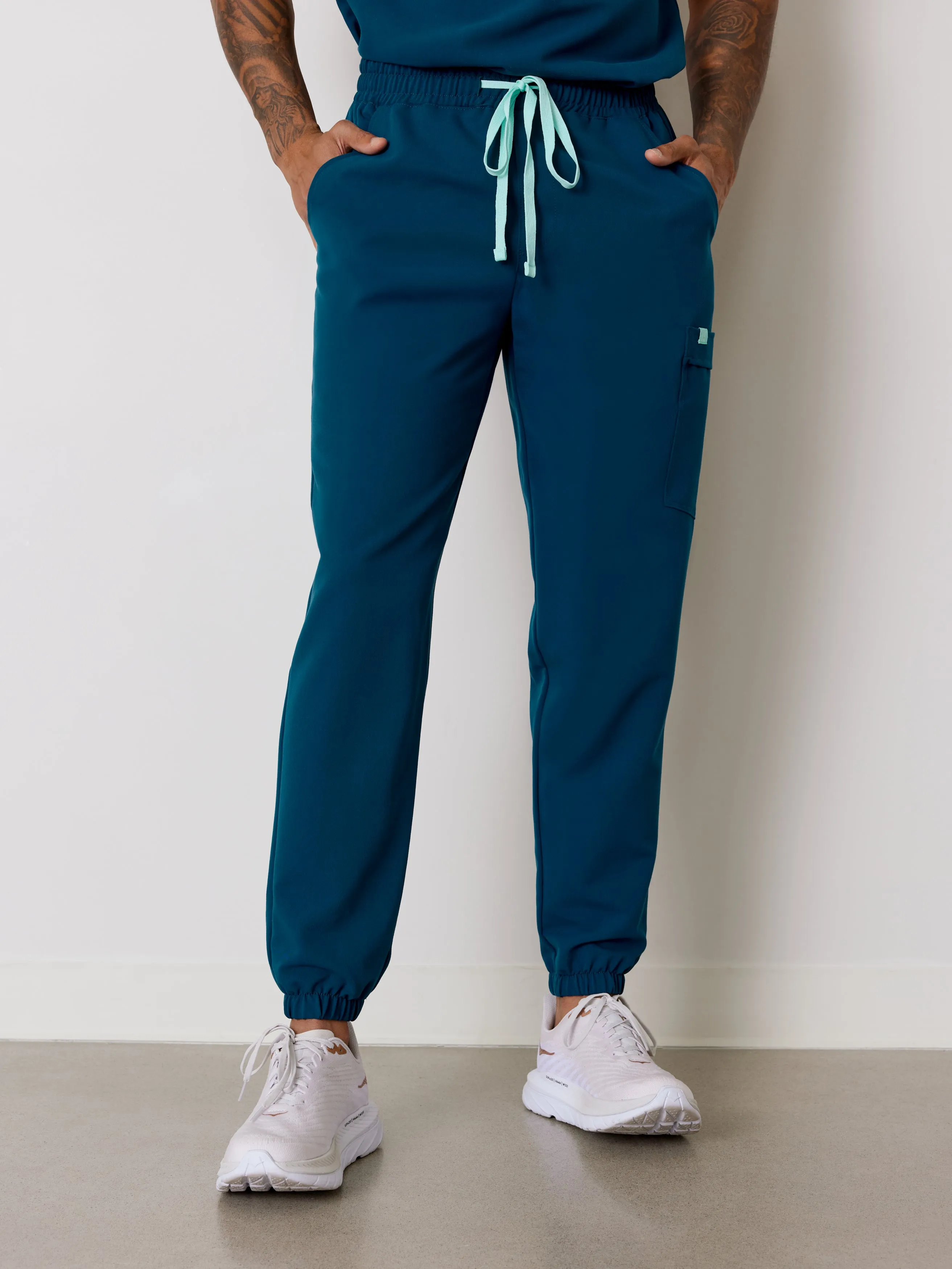 WILLIAM RE-GARDE™ - BLEU OPALE - Men's Jogger Pants - SILVADUR™||WILLIAM RE-GARDE™ - BLEU OPALE - Pantalon Jogger - SILVADUR™